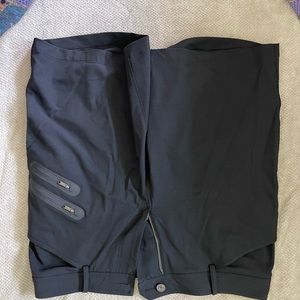 Lululemon shorts size 38- not sure what kind